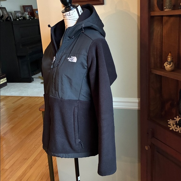 North Face black fleece hooded jacket - Picture 2 of 8